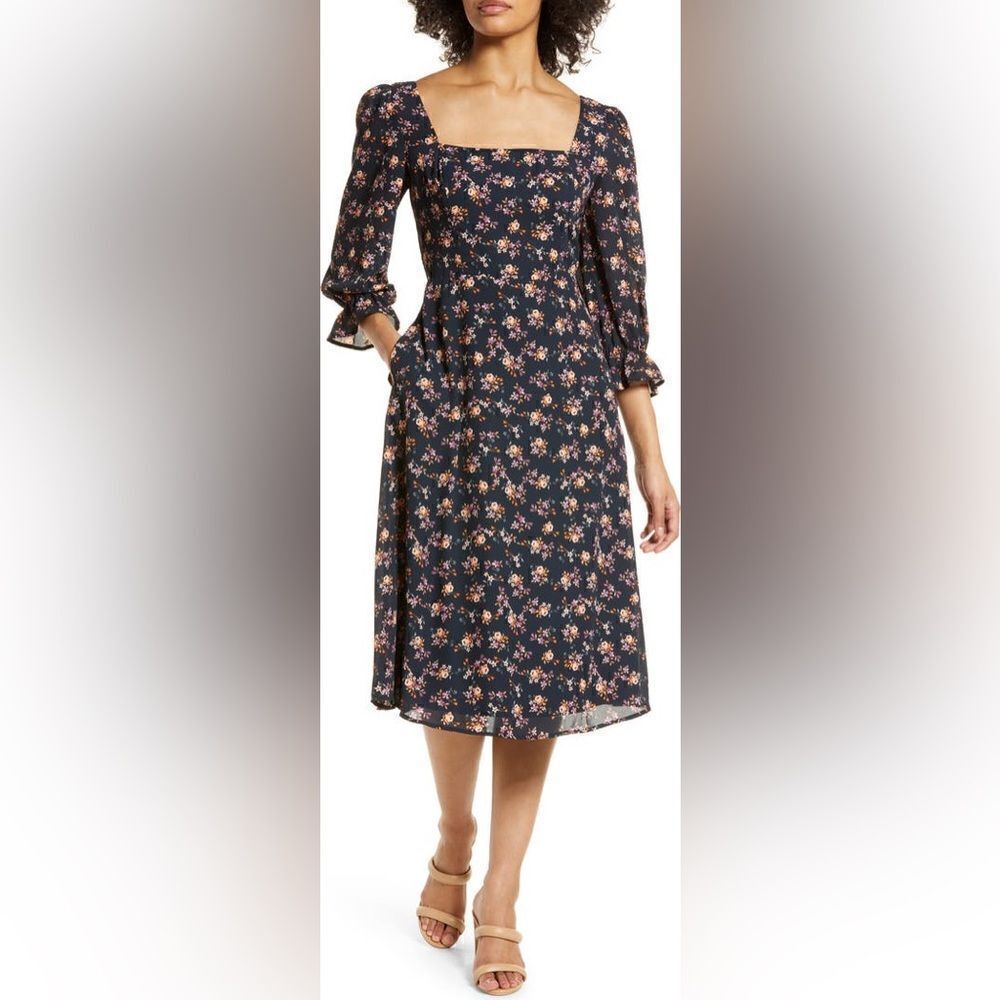 Floral Bell Sleeve Midi Dress
Julia Jordan